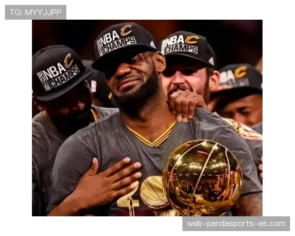 勒布朗利用高位挡拆拉开空间 提升关键时刻得分效率